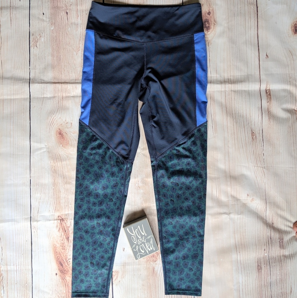 💜Joy Lab Athletic Leggings Navy Floral Size M